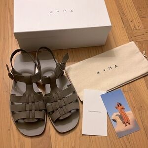 Kyma Kea Square Greek Sandal – grey suede